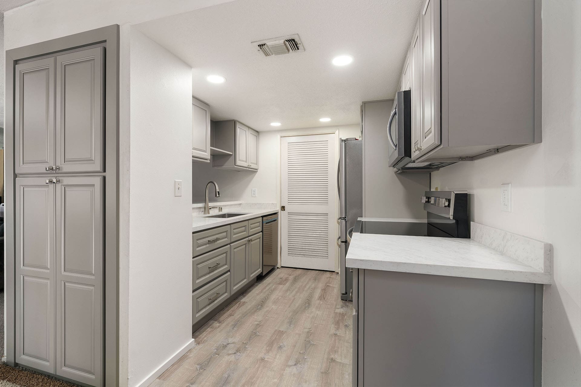 Myrons Kitchen Cover Image Rossle Homes 2