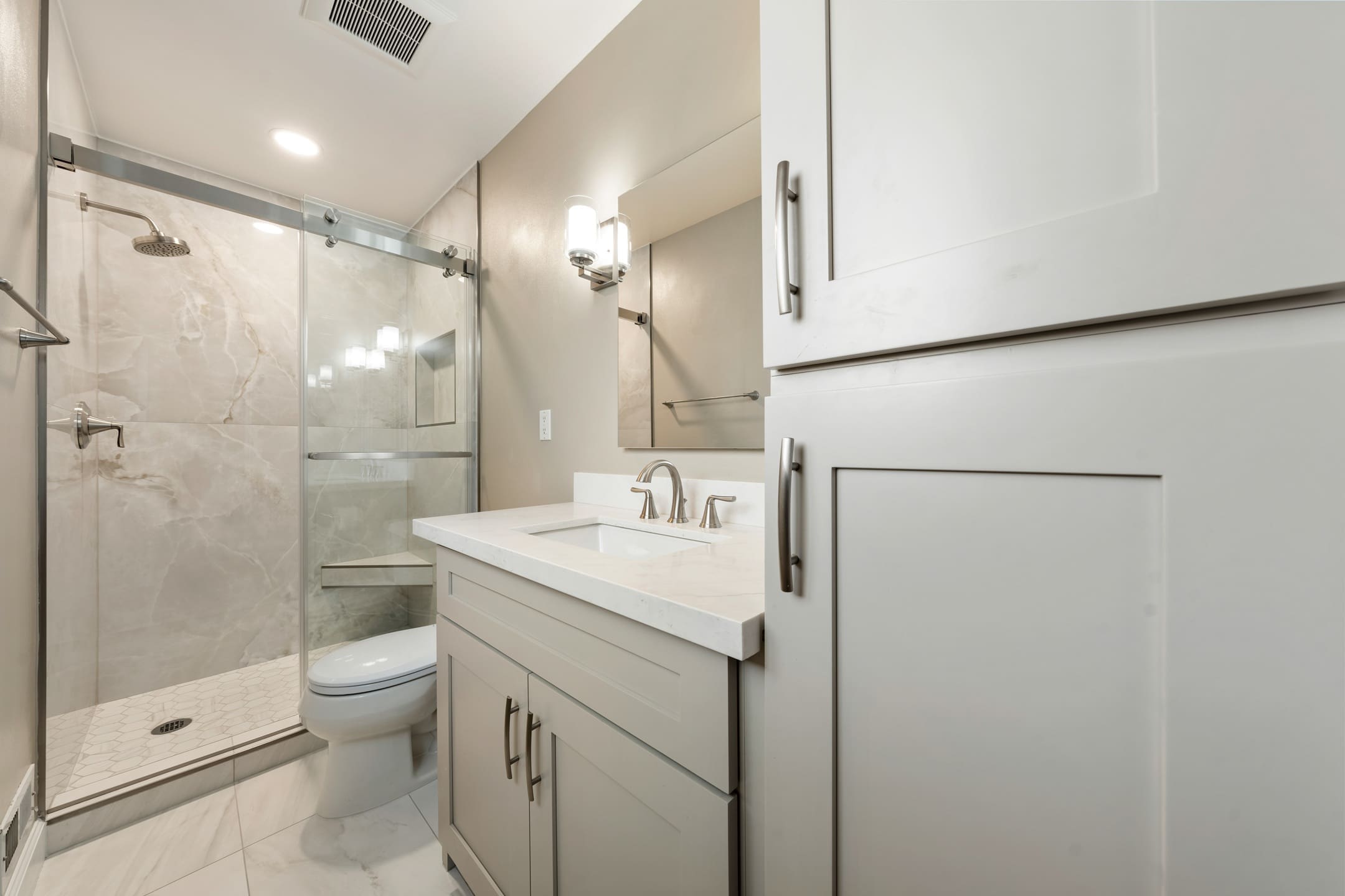 Rossle Homes Compact Master Bathroom Remodel